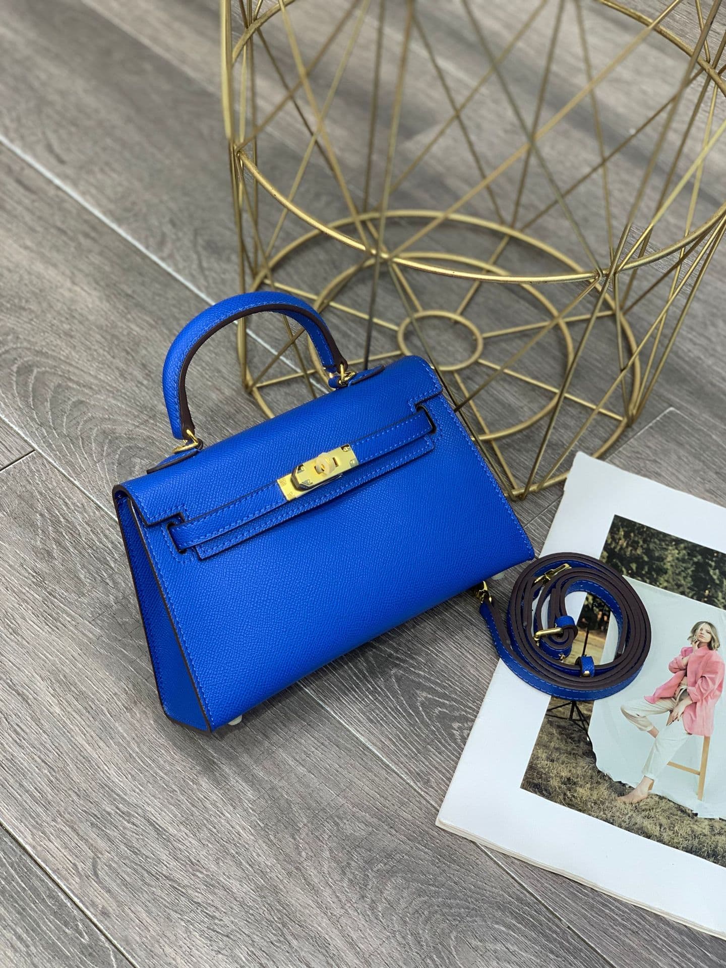 Sac bandoulière et sac à main Kelly Mini tendance de deuxième génération (2026), sac à main de luxe léger aux couleurs contrastées.