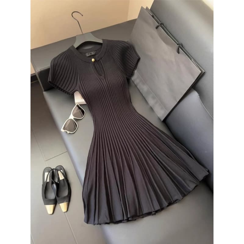 Women's Clothing Autumn Knitted Dress For Women New Style Temperament Waist Slimming Pleated Skirt Cold Style Unique And Chic Skirt