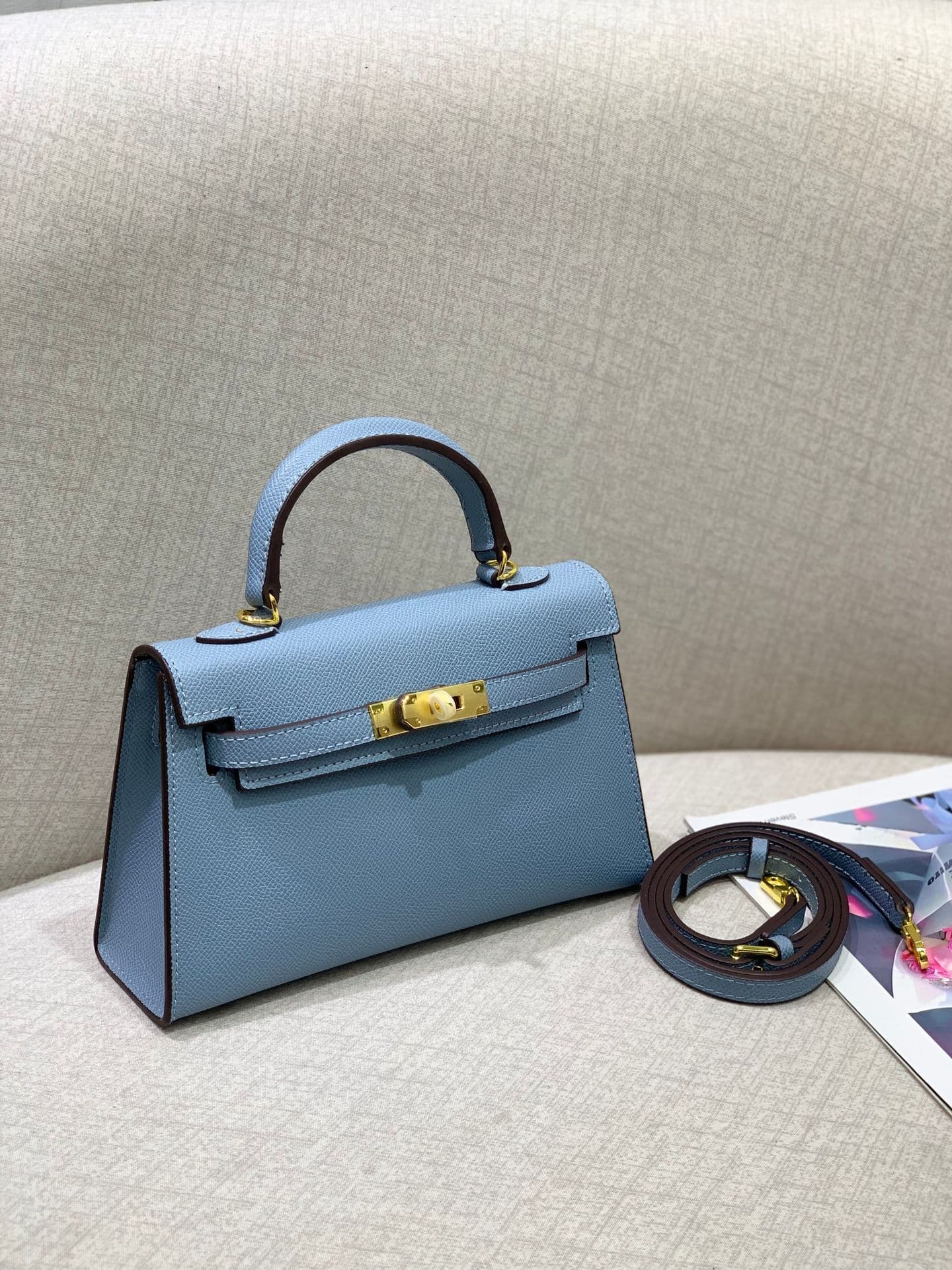 Sac bandoulière et sac à main Kelly Mini tendance de deuxième génération (2026), sac à main de luxe léger aux couleurs contrastées.