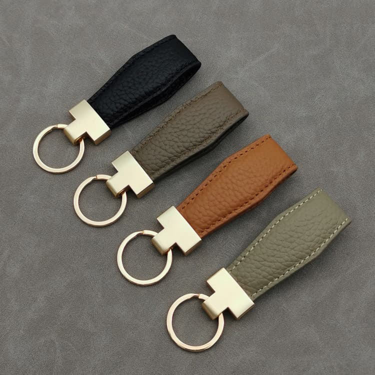Top Layer Leather Car Keychain Fashion Genuine Leather Key Chain Ring Alloy Pendant Creative Men And Women Leather Lanyard