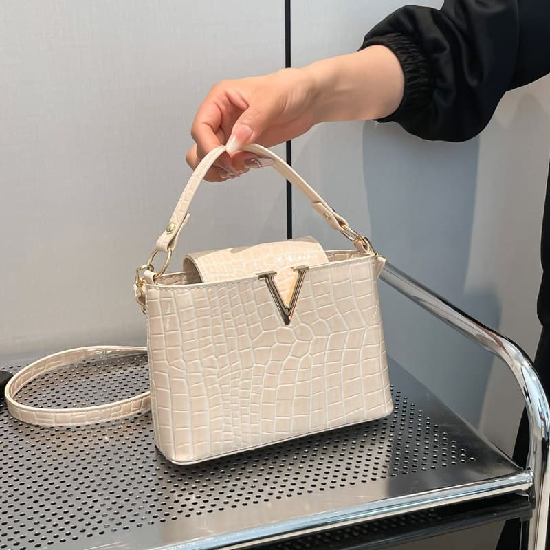 Crocodile Pattern Bucket Crossbody Middle-aged Large Simple Trendy Handbag 2025 New Versatile Bag For Women