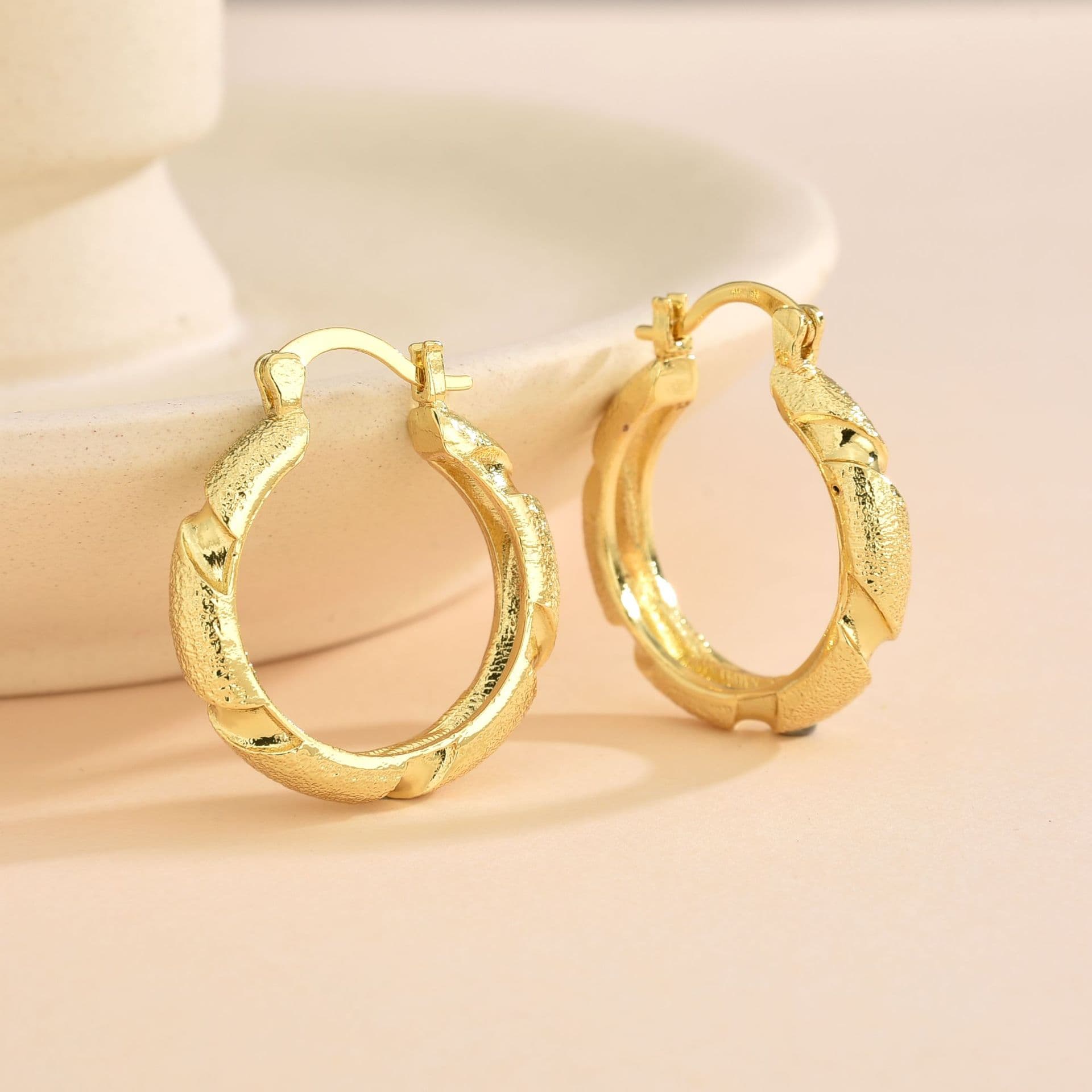 Women’s Jewelry Set Fashion Copper Plated Real Gold Metal Style Hoop Earrings Niche Design High End Light Luxury Earrings Jewelry For Women