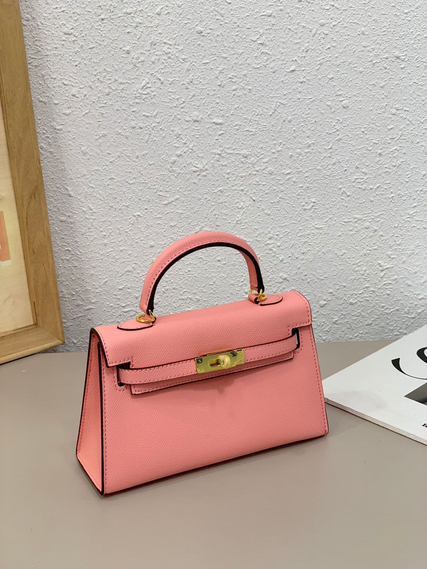Sac bandoulière et sac à main Kelly Mini tendance de deuxième génération (2026), sac à main de luxe léger aux couleurs contrastées.