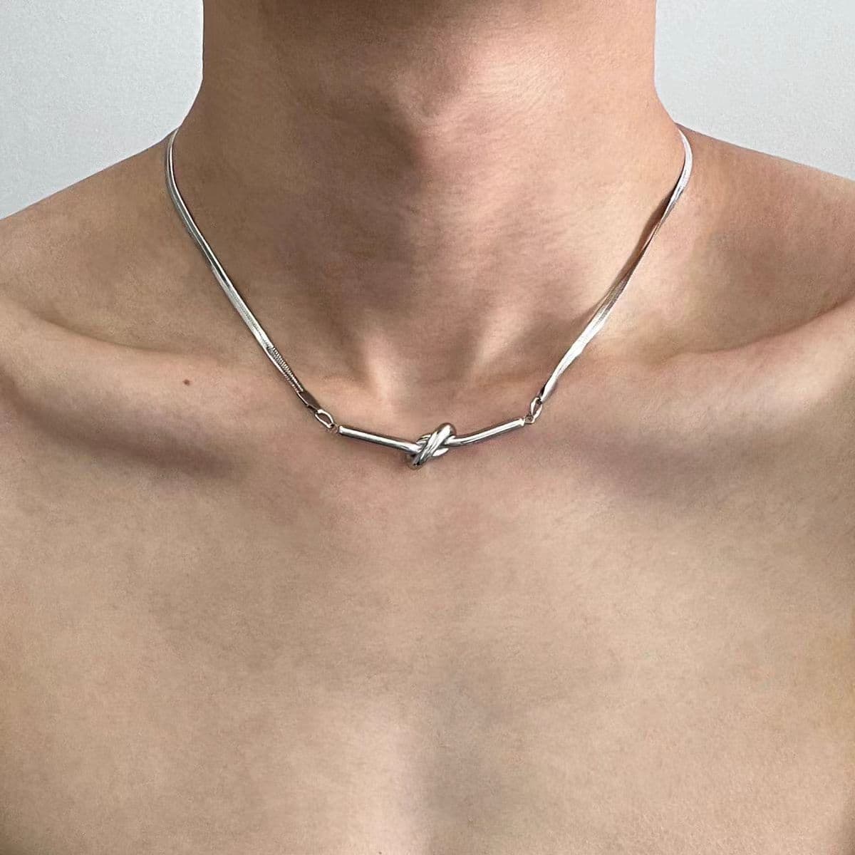 Original Knotted Necklace Titanium Steel Does Not Fade Cold Style Temperament Men And Women Short Pull Out Clavicle Chain Necklace
