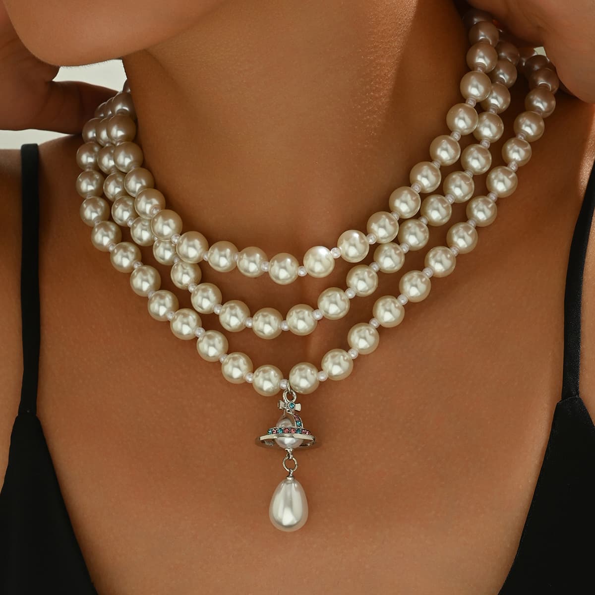 Light luxury style women's pearl with multiple layers, simple and niche design, diamond studded long collarbone chain