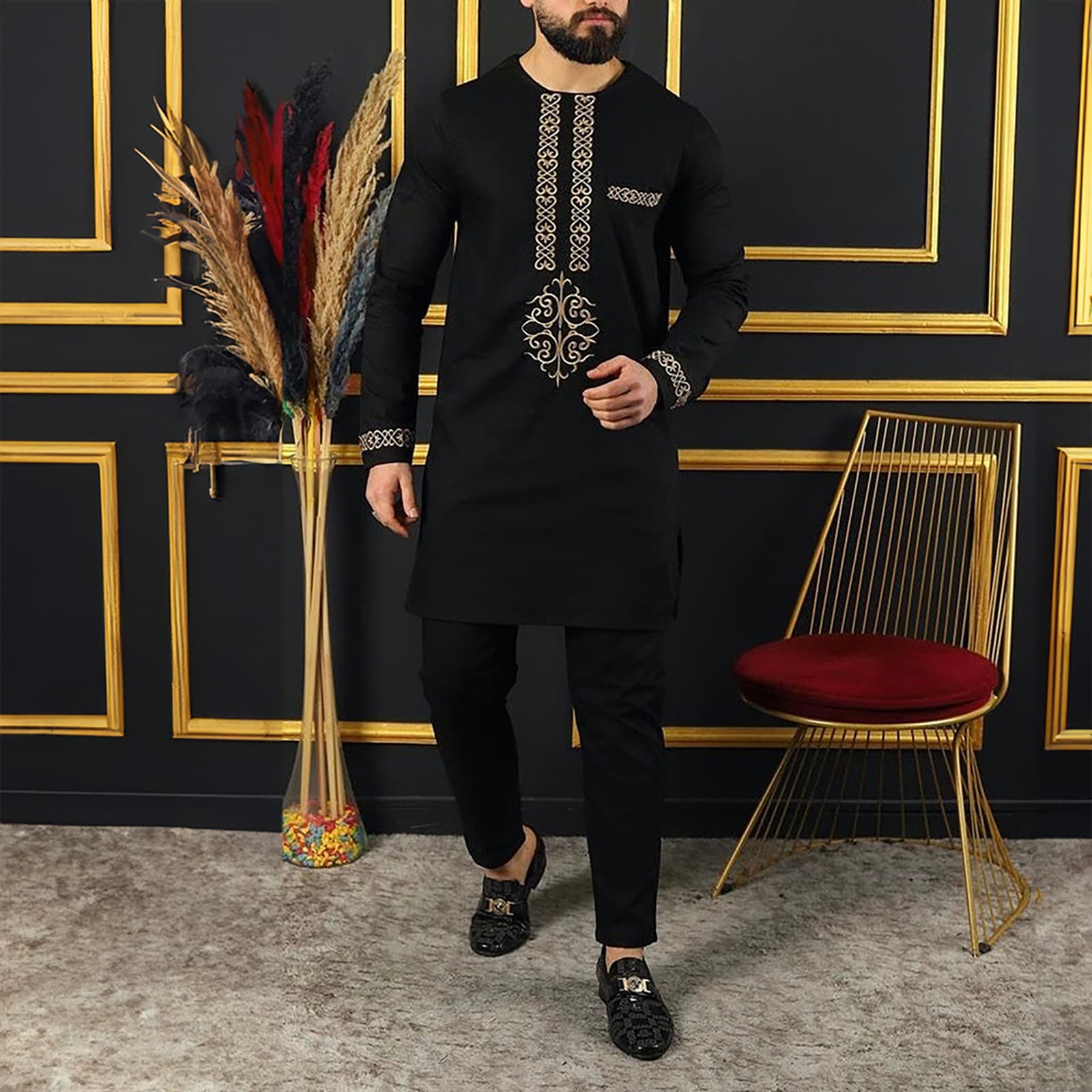 Costume noir africain décontracté brodé pour homme, manches longues, idéal pour les mariages et les banquets.