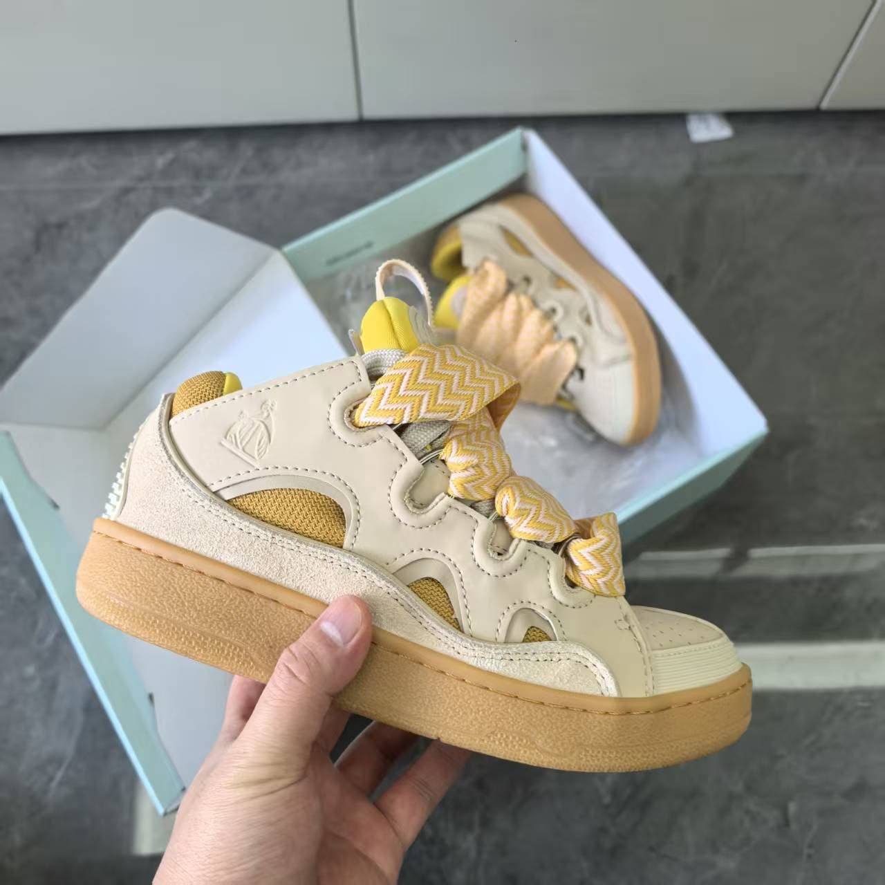 Nouvelles chaussures de course antidérapantes Curb Couple à semelle épaisse et color block