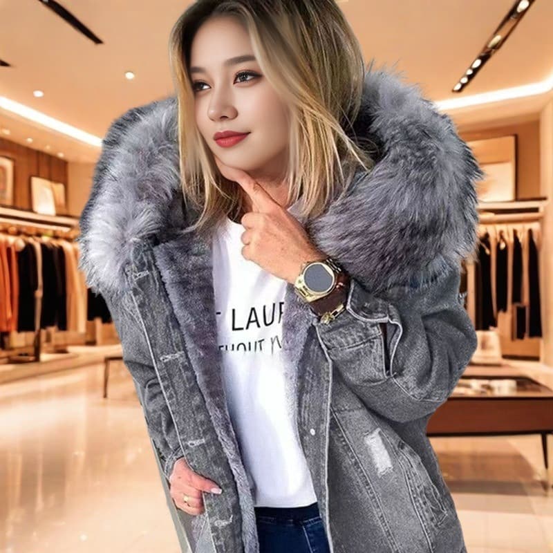 Women's Clothing Retro Denim Jacket With Large Fur Collar, Stylish And Warm For Commuting, Mid Length Distressed And Vintage Style.