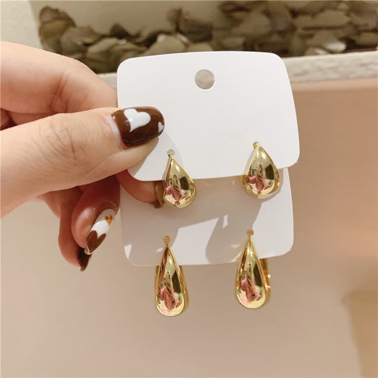 Niche design oval earrings for women style retro metal earrings Internet celebrity temperament ear buckles simple ear accessories