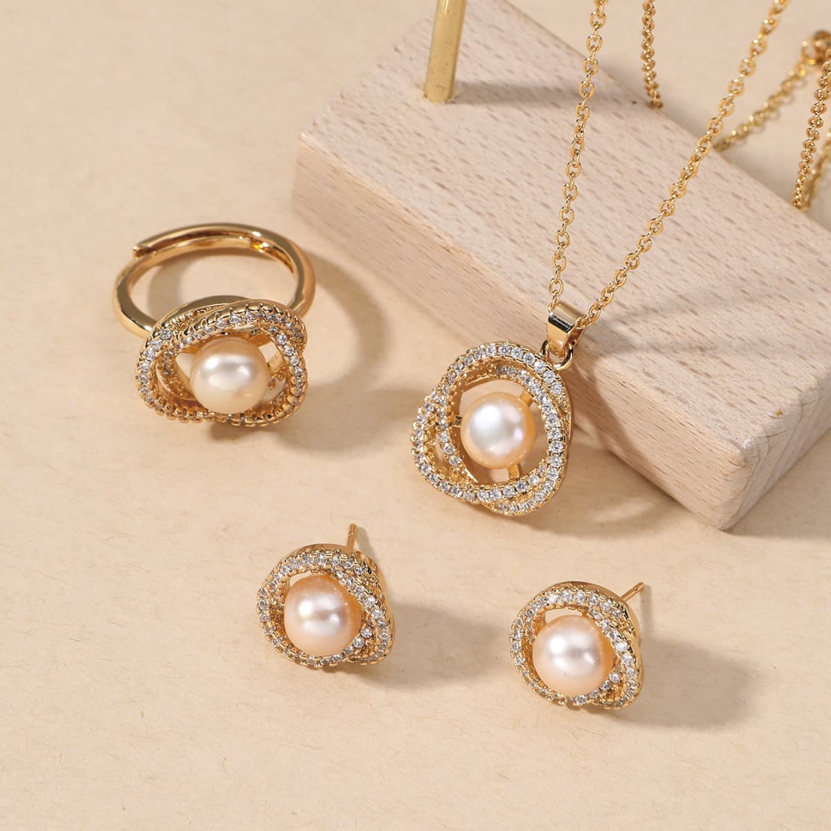 Women's Jewelry Set Elegant Light Luxury Copper Inlaid Zircon Pearl Camellia Pendant Necklace Earrings Set Fashion Jewelry