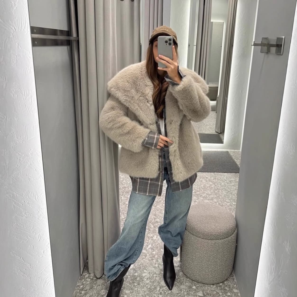 Luxury Faux Fur Cropped Jacket – Statement Collar Coat (XS-XL, 10 Trend Colors, Office-to-Outing Versatility)