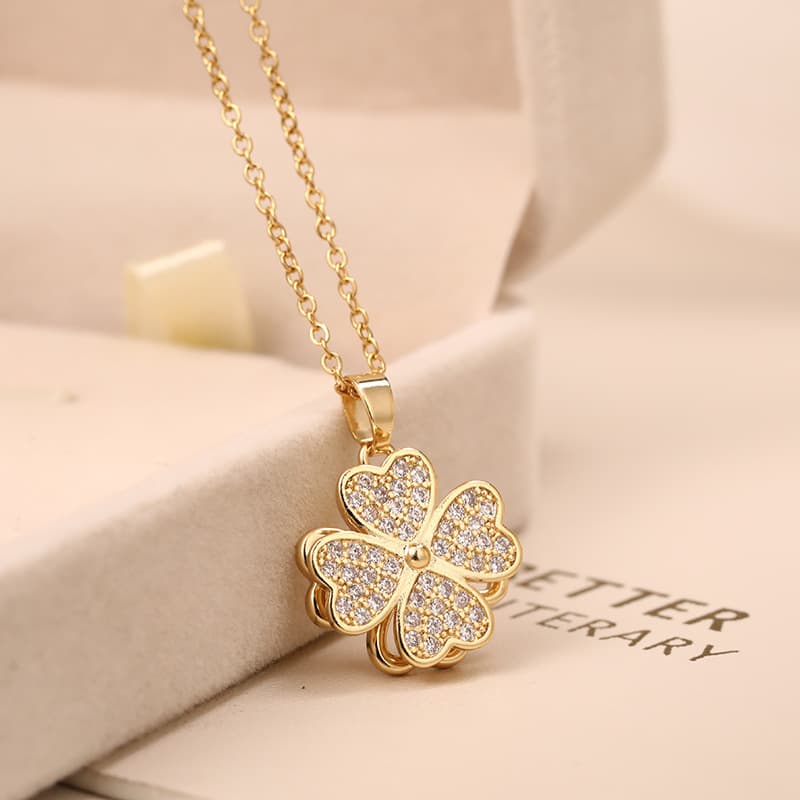 Simple and Elegant Edition Titanium Steel Collar Necklace for Women's New Double layered Four Leaf Grass Fashion Pendant Titanium