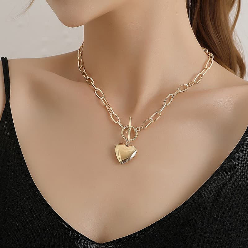 European And American Cross-Border Jewelry Women's Fashionable Elegant Simple Cross Chain OT Buckle Peach Heart Pendant