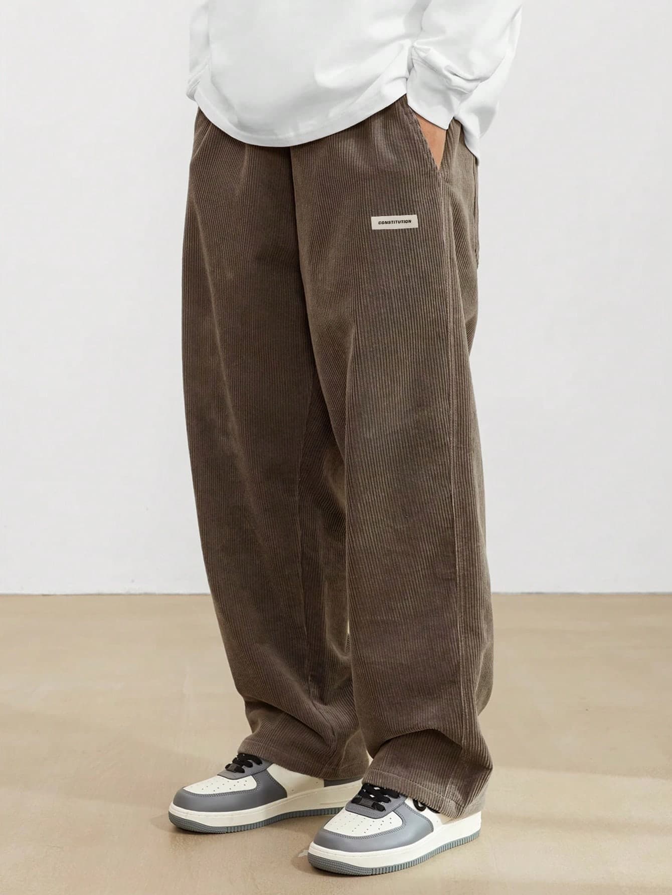 Manfinity Hypemode Cordhose Für Herren Mit Weitem Schnitt, Mit Buchstaben Patch-Detail, Baggy-Langhosen, Schlichtes Outfit
