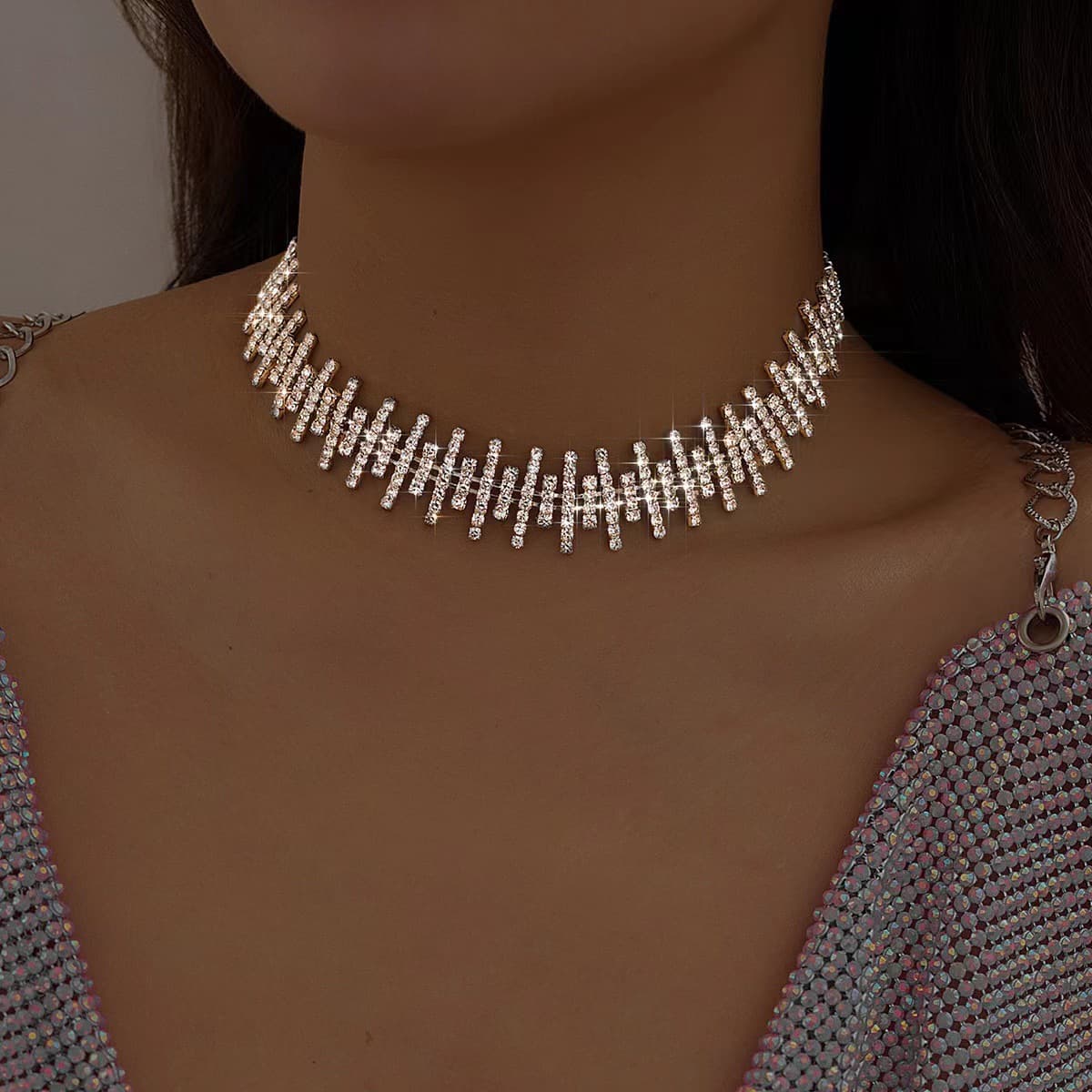 Fashion light luxury full diamond short necklace female hip hop flash diamond claw chain thorn collar