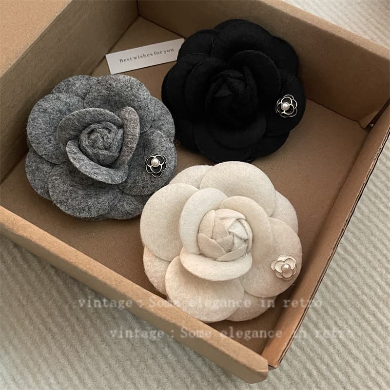 Korean Fabric Camellia For Women Elegant Socialite Temperament Brooch High-end Coat Suit Accessory Trend !