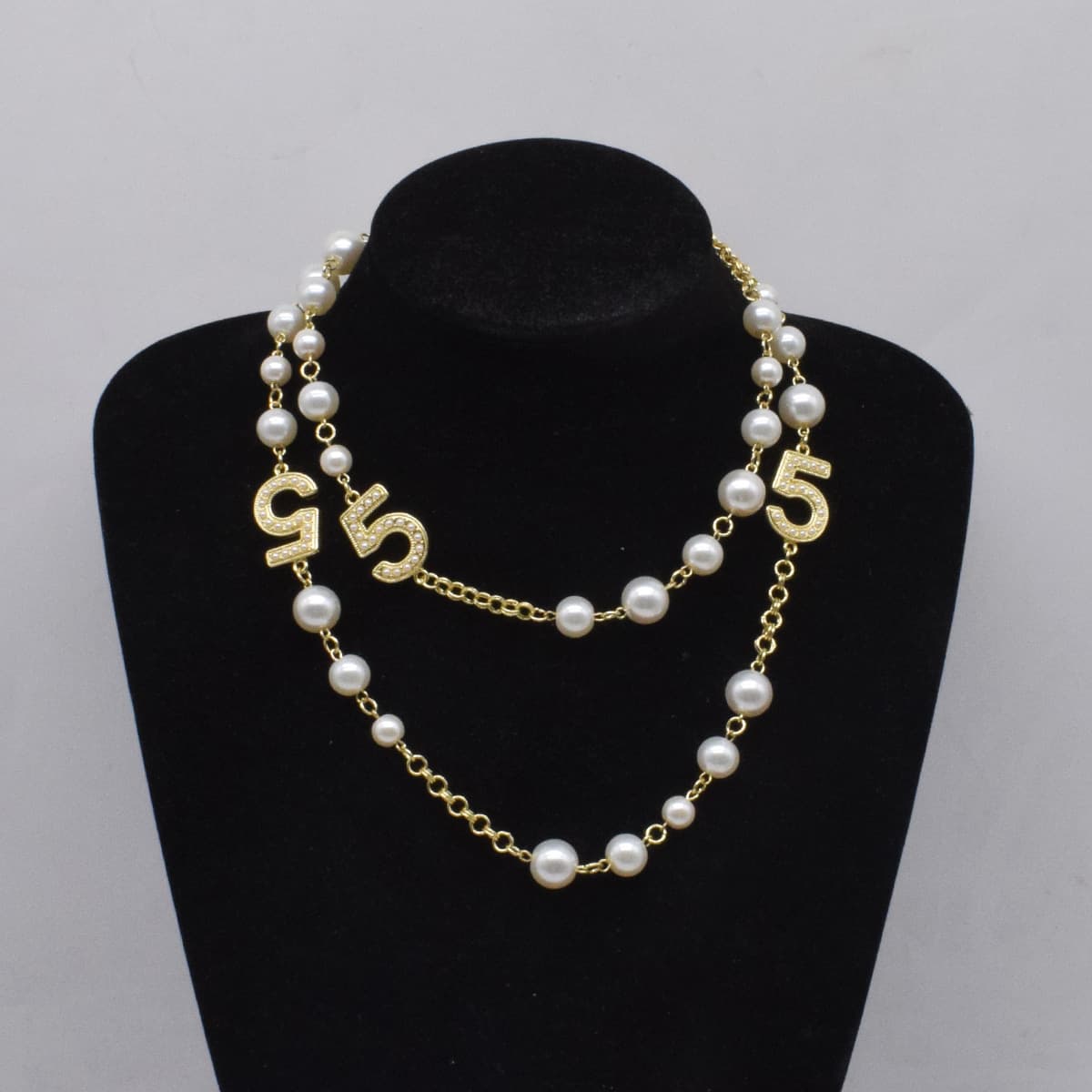 Retro pearl niche high-end necklace light luxury flash diamond 5-character pendant trendy sweater chain fashionable simple neck chain