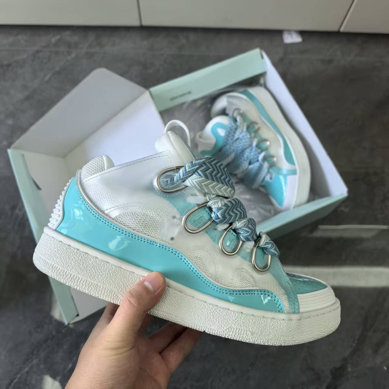 Nouvelles chaussures de course antidérapantes Curb Couple à semelle épaisse et color block