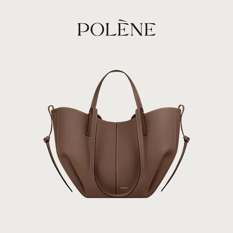 Sac cabas POLENE Wing Tote grande capacité pour femme, porté épaule ou à la main.