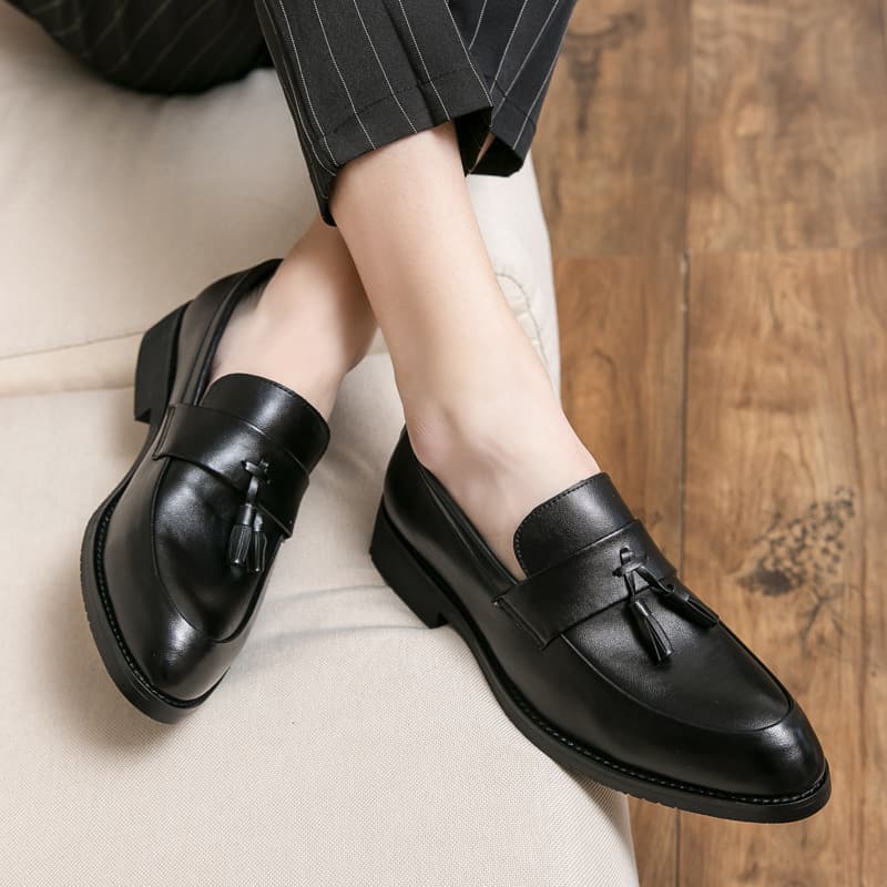 Men's Casual Leather Shoes British Style Pointed Business Suits For Work Groom Wedding Nightclub Hair Stylist Korean Style Tassel Men's Shoes
