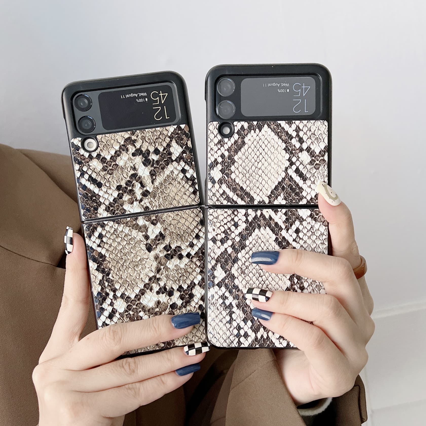Suitable for Samsung Z FLIP 3 Classic Snake Pattern Folding Phone Fashion Anti drop Hard Protection Case
