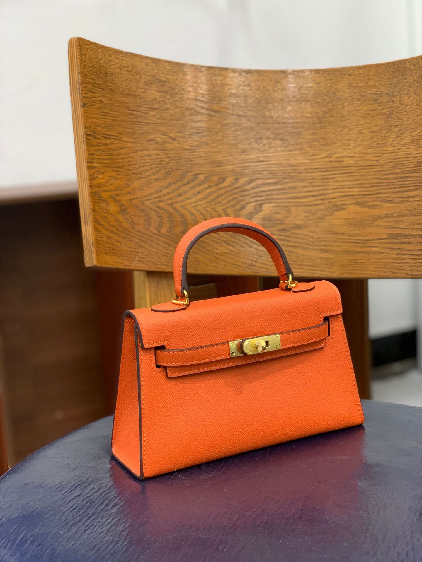 Sac bandoulière et sac à main Kelly Mini tendance de deuxième génération (2026), sac à main de luxe léger aux couleurs contrastées.