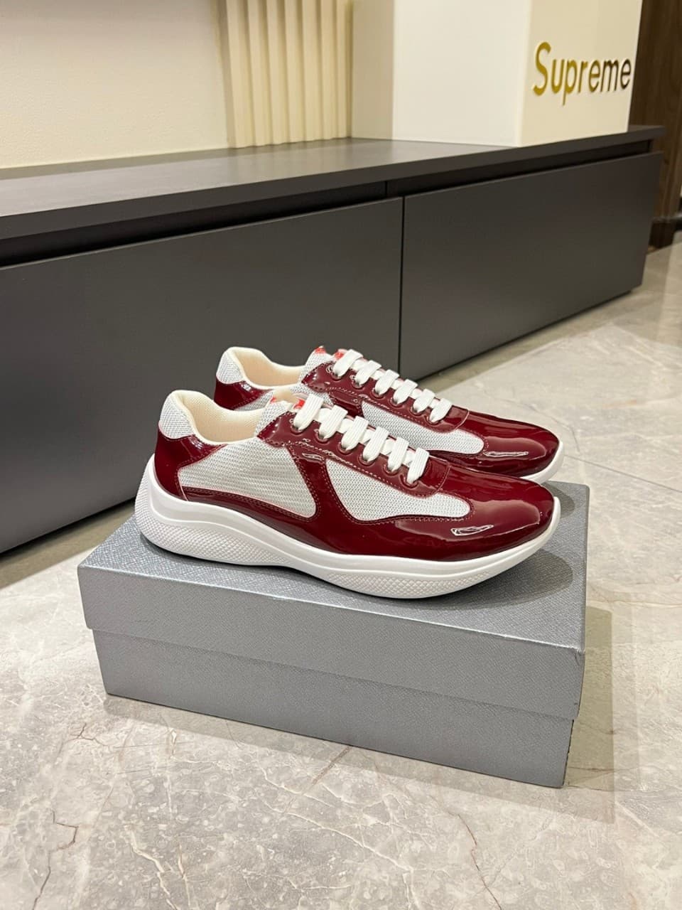 Chaussures de sport décontractées authentiques pour hommes de marque P, style coupe de l'Amérique, en cuir verni brillant, style couple
