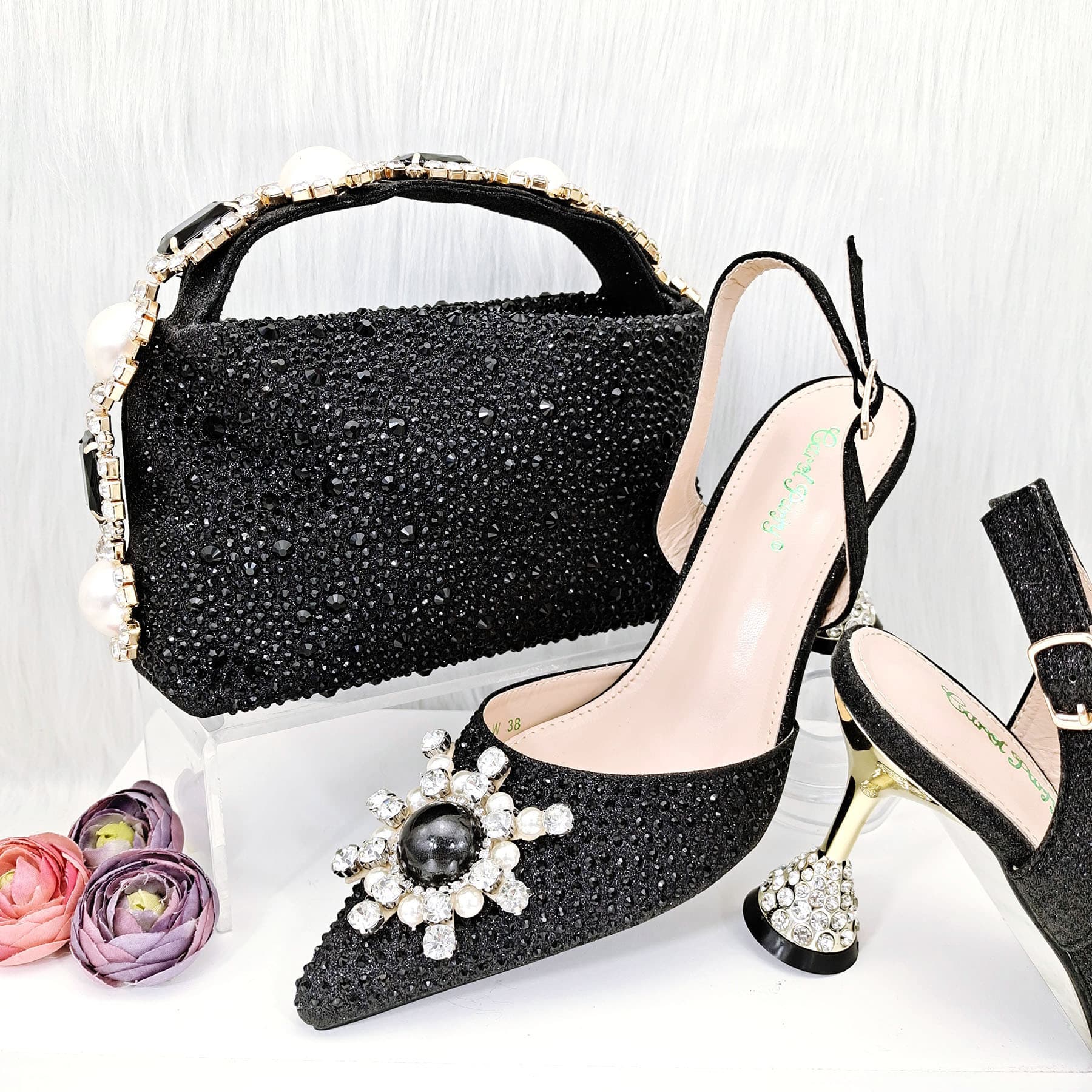 Women’s Shoes Simple party style pointed toe women's shoe and bag set with diamond strap on the handle