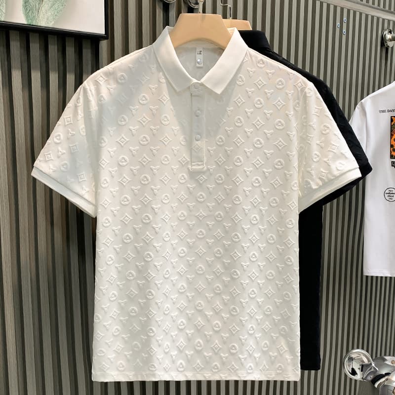 T-shirt homme à manches courtes, de luxe léger, d'une marque semi-niche, tendance et très prisée sur Internet.