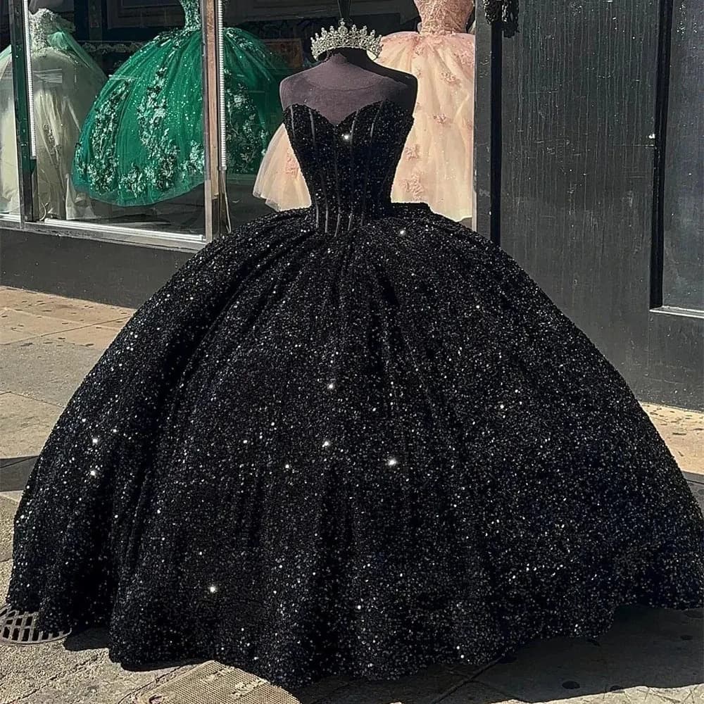 ​​Elegant Black Strapless Wedding Dress – Sparkling Princess Style For Bridal & Travel Photography​​