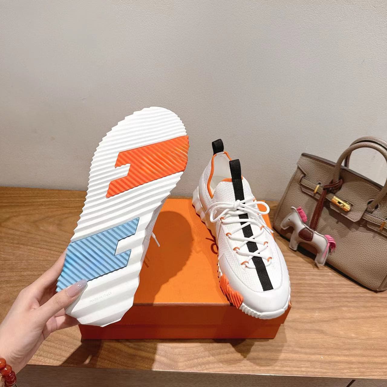 Chaussures de sport décontractées pour hommes, tige tissée, légères, tendance et élégantes, blanches et noires, à lacets, qualité export