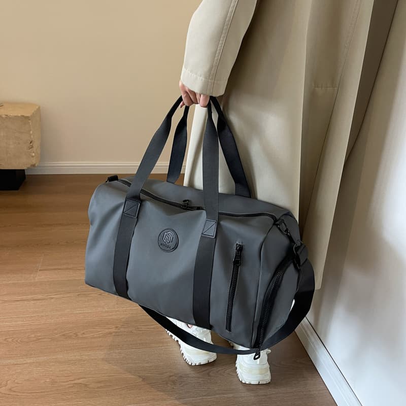 Fashionable portable travel bag for men, casual crossbody sports and fitness bag, dry and wet separated female luggage bag