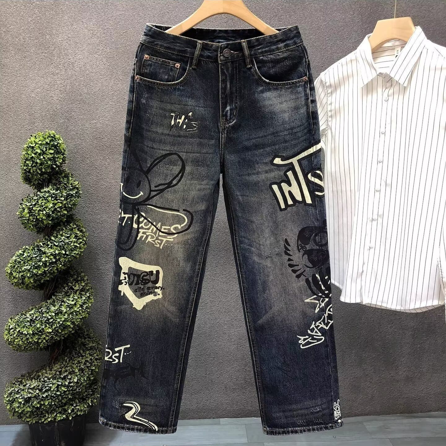 Men's Clothing American Retro Graffiti Hand Painted Design Jeans, Loose Fit, Fashionable Trendy Wide Leg Straight Leg Pants