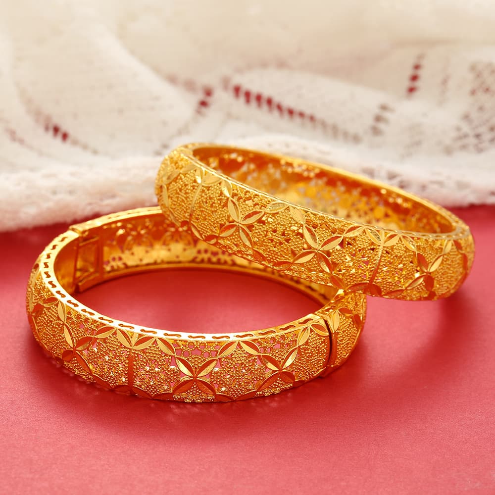 New Style Gold-Plated Jewelry Fashion Hollow Four-Leaf Clover Clasp For Women Niche Design Sense High-End Bracelet