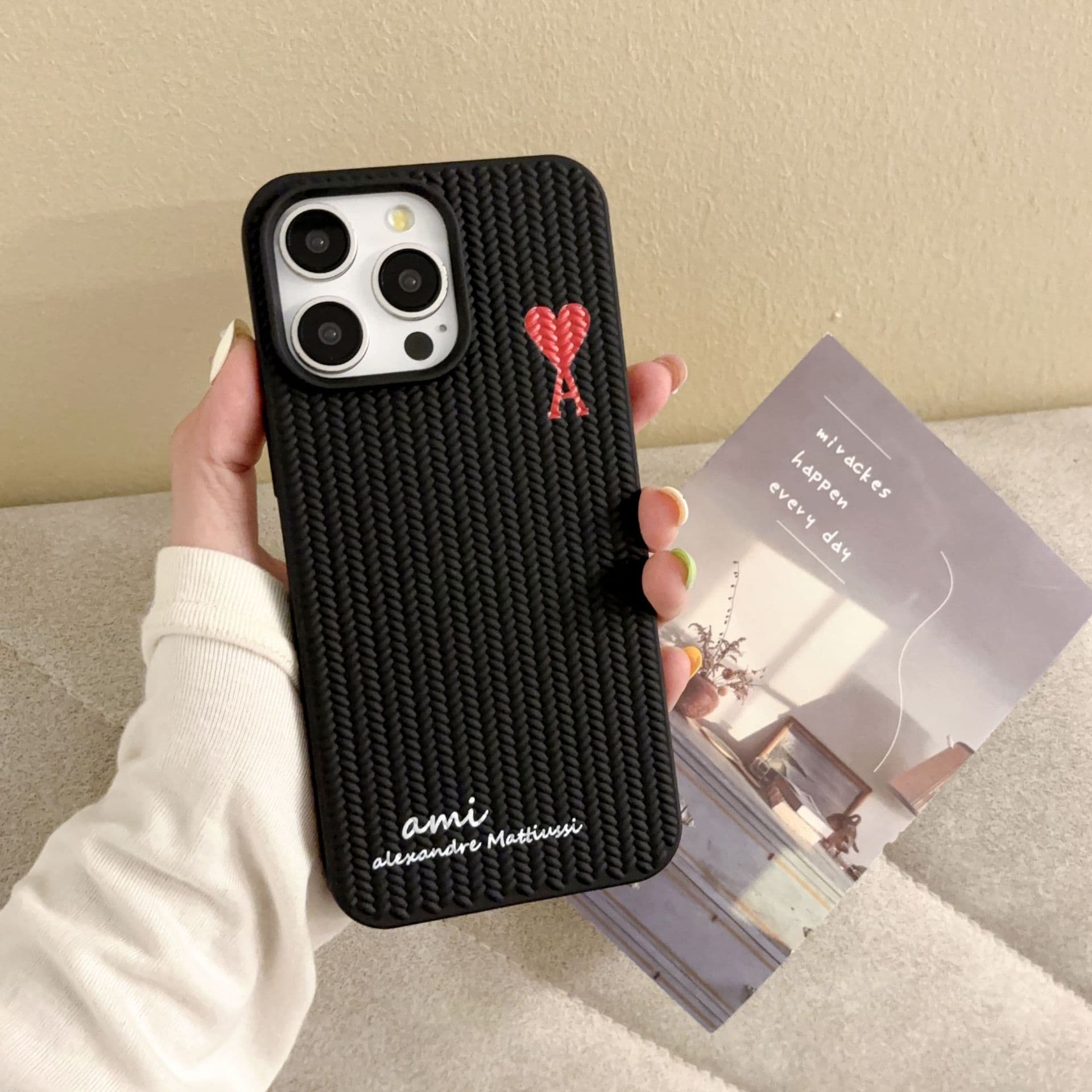 Modèle tricoté simple, compatible avec les coques pour iPhone 17 Pro Max et iPhone 15 (protection antichoc), et iPhone 16 PM (vente en gros).