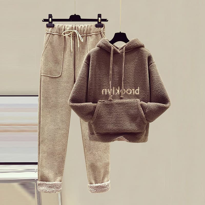 Women's Clothing autumn and winter new embroidered sweater women + wool wide leg pants women two piece suit