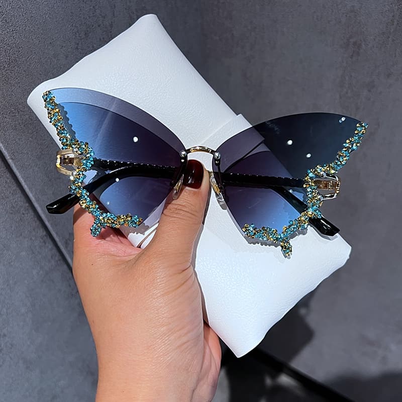2025 Luxus Diamant Schmetterling Sonnenbrille Frauen Marke Y2K Vintage Randlose Übergroße Sonnenbrille Damen Brillen