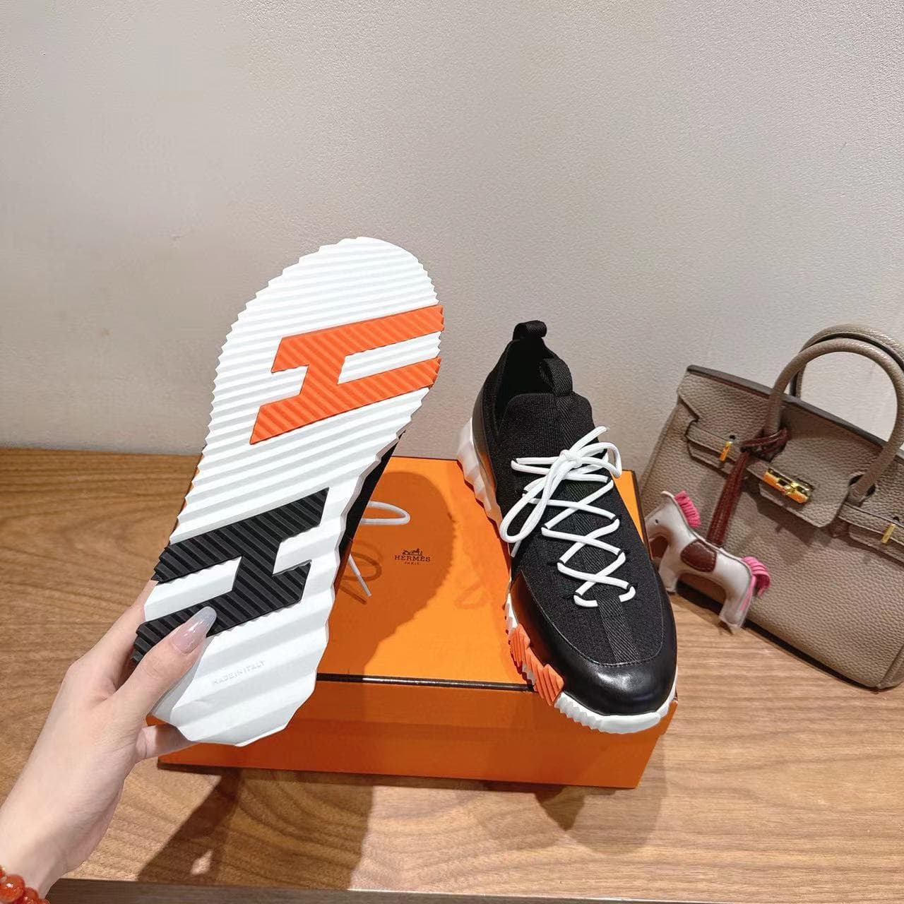 Chaussures de sport décontractées pour hommes, tige tissée, légères, tendance et élégantes, blanches et noires, à lacets, qualité export