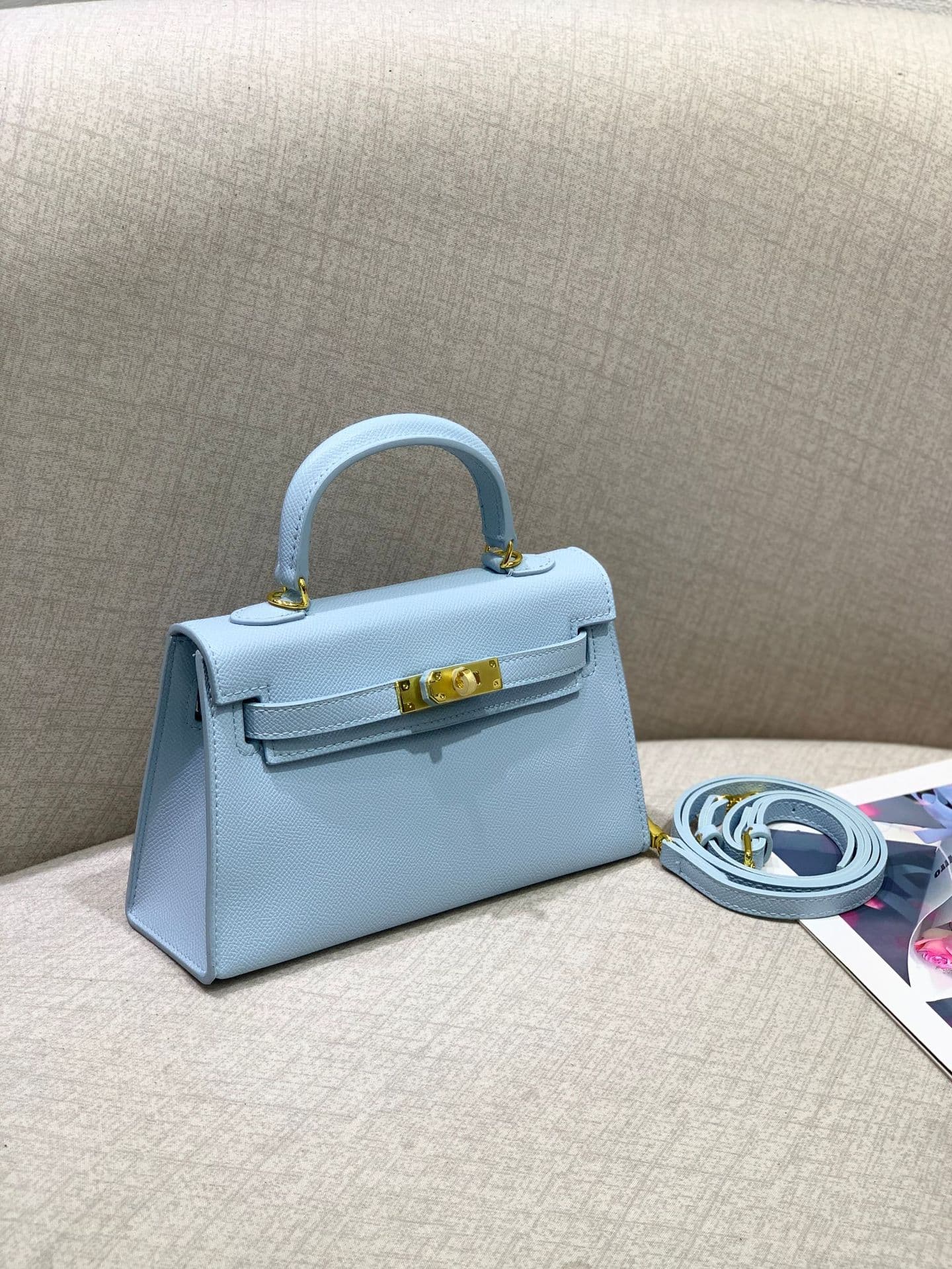 Sac bandoulière et sac à main Kelly Mini tendance de deuxième génération (2026), sac à main de luxe léger aux couleurs contrastées.