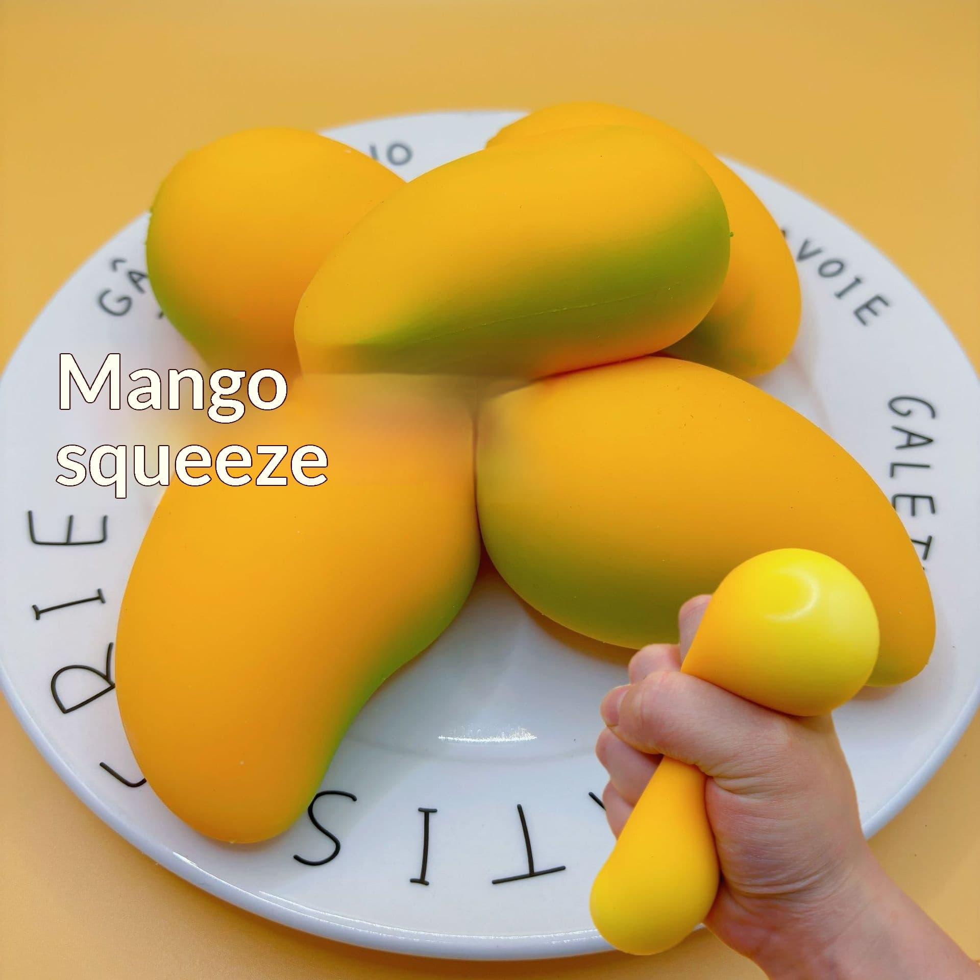Simulation Creative Food Toy Mango Fluid Squeeze Fun Stress Relief Artifact Prank Small Gift Hot Item