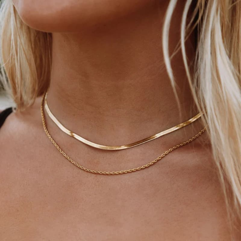 Double layered stainless steel blade twist necklace, feminine layered clavicle necklace, European and American fashion accessories