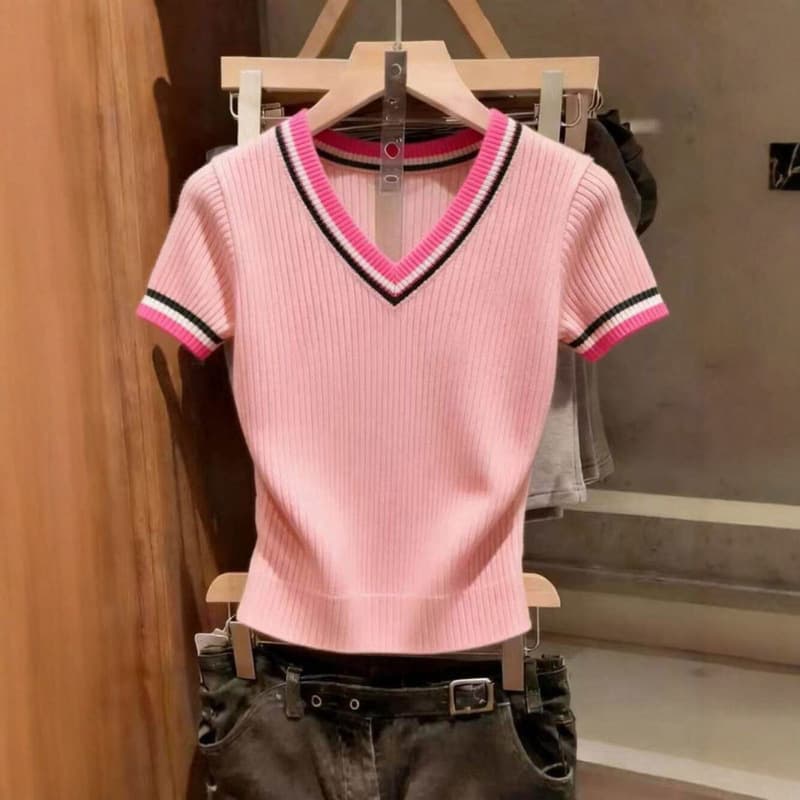 Elegant Women's Color Block V Neck T-Shirt French Style Ice Silk Knit Slim Fit Short Sleeve Top For Spring/Summer