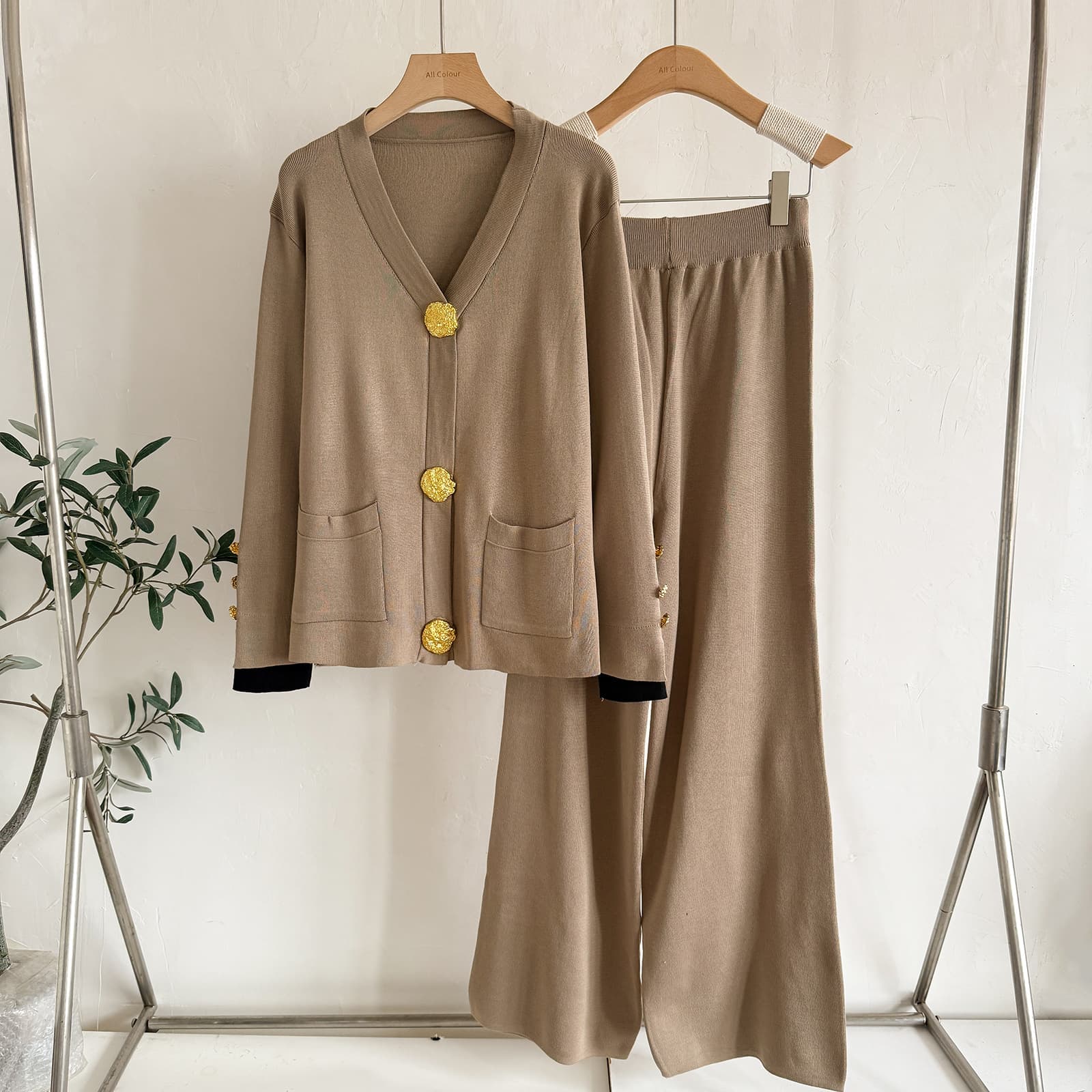 Casual Fashion Two-Piece For Women, Autumn And Winter Versatile Metal Buckle Knit Cardigan Sweater