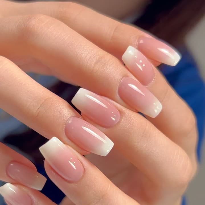 Wearing short pink and white gradient enhancement, wearing style nail plates, press on nails