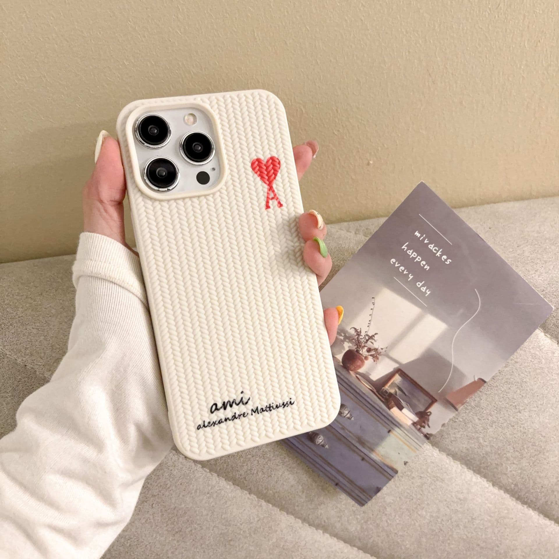 Modèle tricoté simple, compatible avec les coques pour iPhone 17 Pro Max et iPhone 15 (protection antichoc), et iPhone 16 PM (vente en gros).