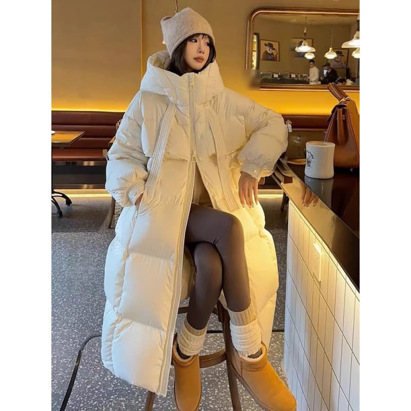 Korean Oversized Puffer Coat – Knee-Length Winter Jacket With Hood (Black/White/Coffee, S-XL, Heavyweight Polyester, Roomy Pockets)"
