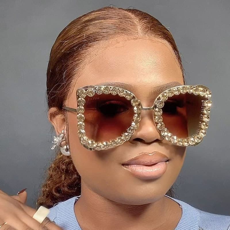 Box high-end diamond inlaid fashionable large frame sunglasses, new leg pearl mesh red personalized sunscreen sunglasses
