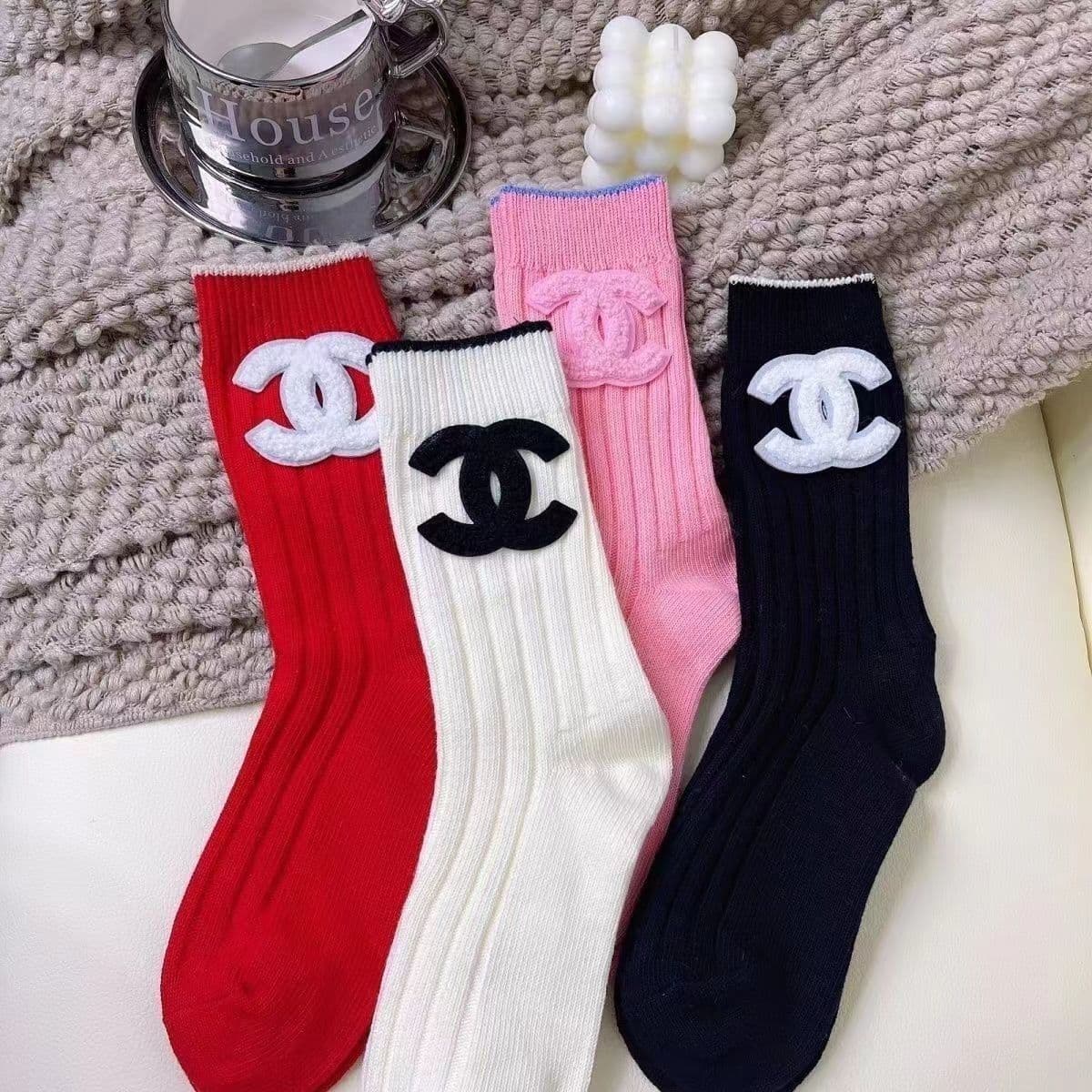 Chaussettes hautes en tricot rouge pour célébrités d'Internet, longues et élégantes, style macaron polyvalent, parfumées, pour l'hiver