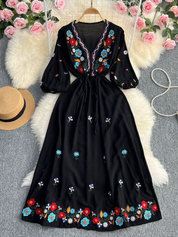 Women's Retro Ethnic Style Bohemian Seaside Vacation V-neck Embroidery Waist Slimming Medium And Long A-line Dress
