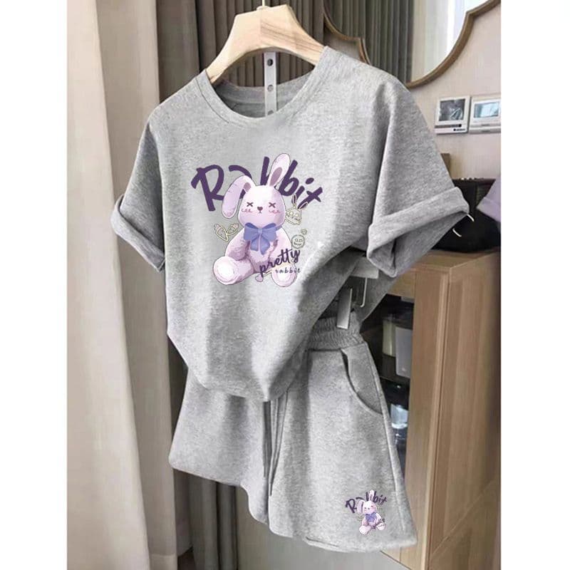 ​​Women's Summer Running Outfit Set | Breathable Short Sleeve Top & Loose Shorts (Trendy, Comfortable & Youthful Style)​​